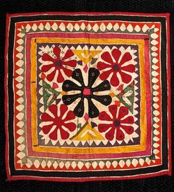 Antique Applique 'Roomal'