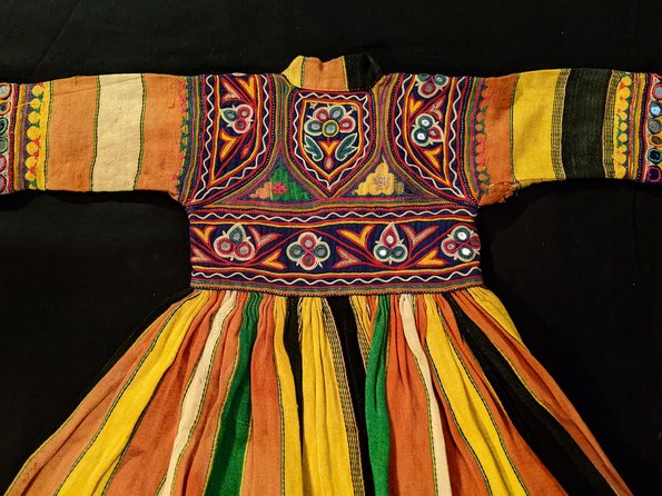 dress detail back
